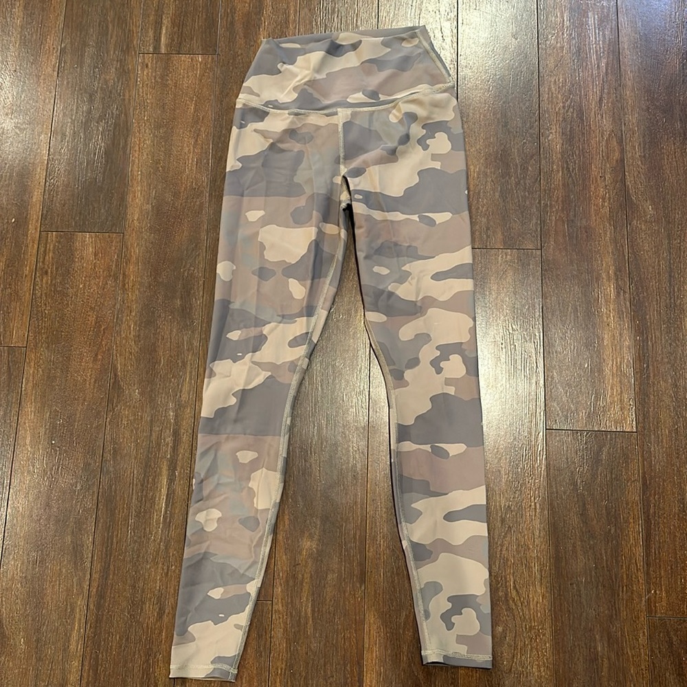 Camo Alo yoga leggings
